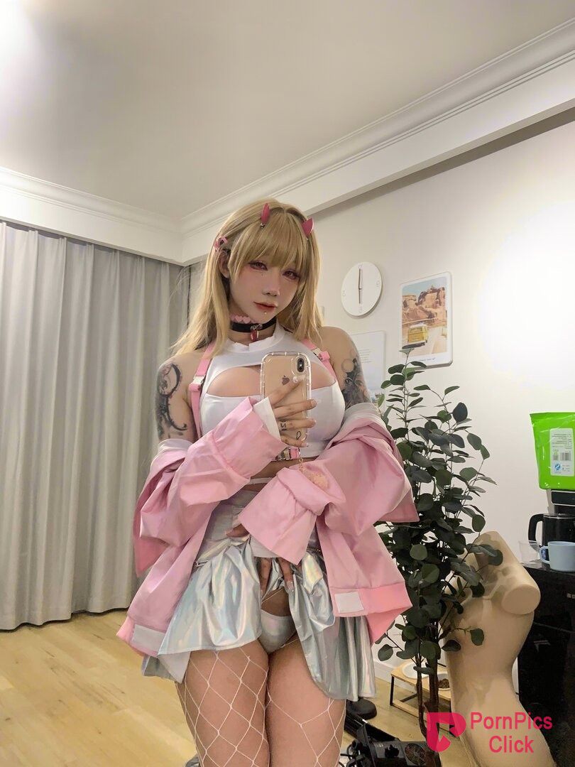 Shiliuyelei free private porn photos post